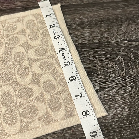 🩵Coach Cream and Tan and gold accent scarf - Picture 13 of 16